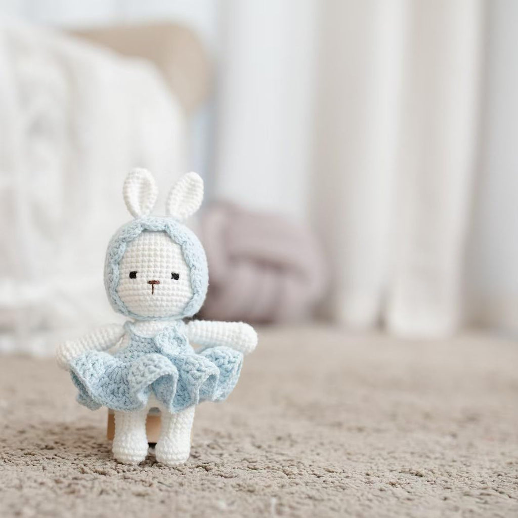 Handmade Knit Bunny Dolls,Baby rattle toy,Baby Sensory Toys,Baby Soothing Toys,Handmade Knit Toys,Gifts for Boys and Girls (Blue)