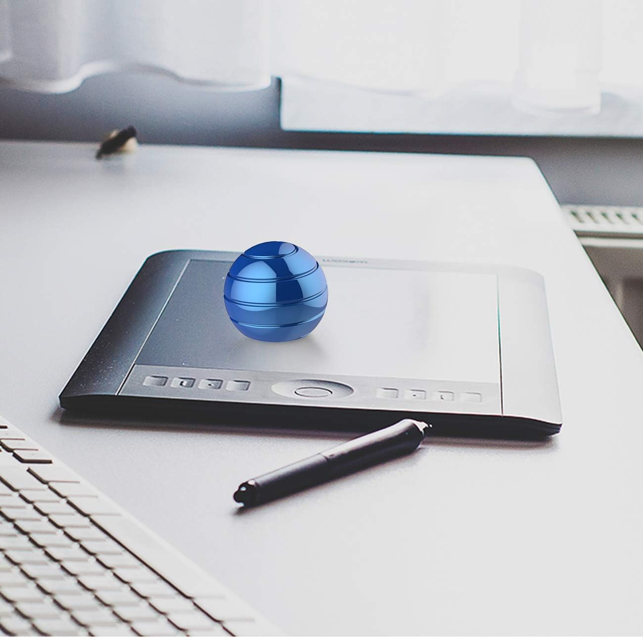 Kinetic Desk Spinning Toy, 1.54'' Kinetic Desktop Toy Ball for Anxiety ADHD, Optical Illusion Fidget Toys for Office for Adults, Fidgets Toys for Father, Mother, Son, Daughter (39MM, Blue)