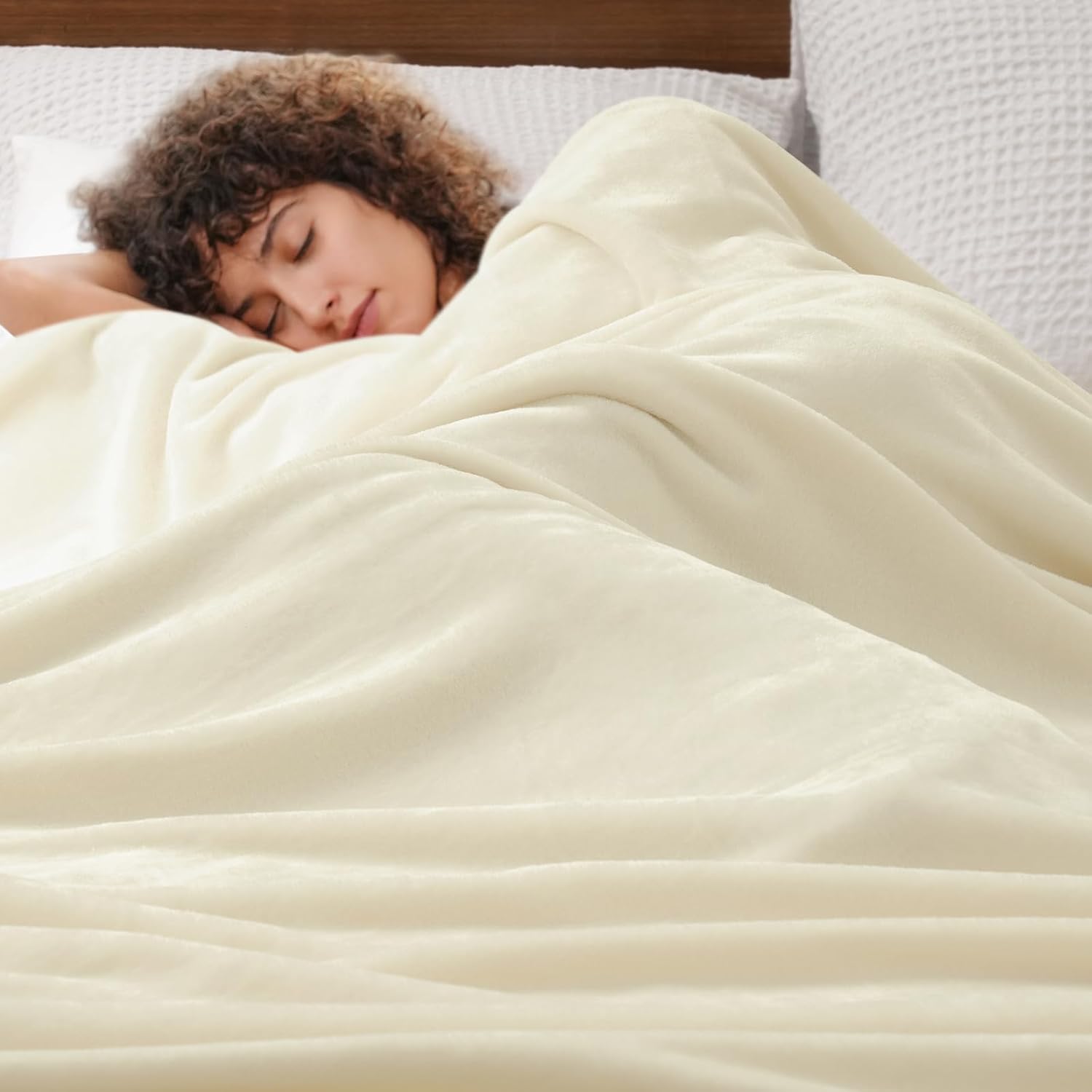 PHF Ultra Soft Fleece Blanket Twin Size, No Shed No Pilling Luxury Plush Cozy 300GSM Lightweight Blanket for Bed, Couch, Chair, Sofa Suitable for All Season, 66" x 90", Cream