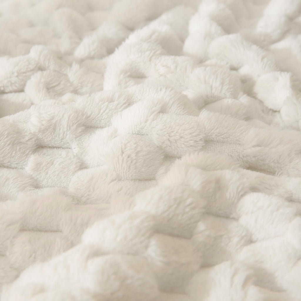 HOMRITAR Flannel Fleece Fluffy Fuzzy Blanket for Baby 3D Jacquard Soft Warm Plush Bed Blankets for Home Decor, Toddler Infant or Newborn Receiving Blanket (30 x 40 Inch, Cream)