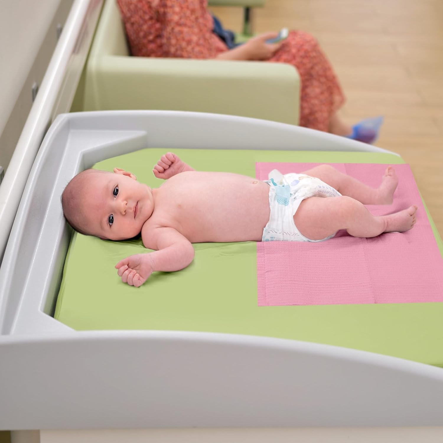 100pcs Disposable Changing Liner 2-ply Baby Changing Station Pad Disposable Changing Pads Diaper Changing Mat Portable Sanitary Liner Refills for Commercial Restrooms (Pink)