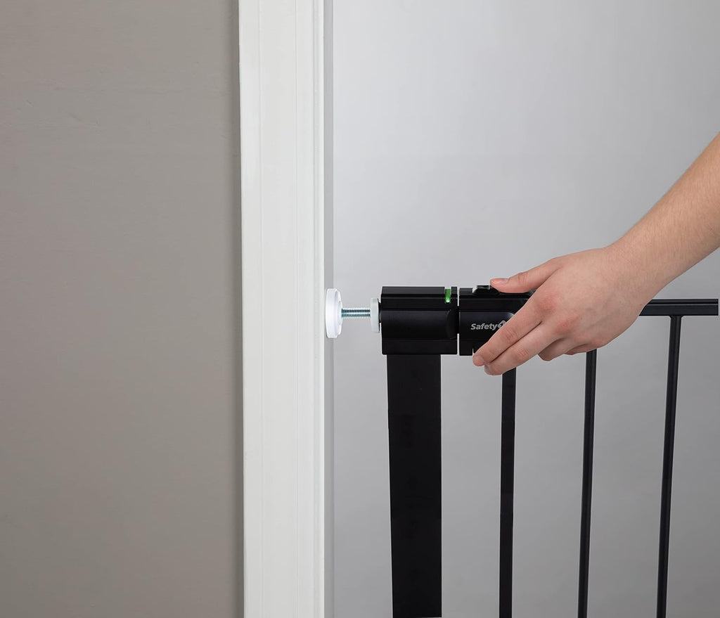 Safety 1st Easy Install 28'' Walk Thru Gate, Fits Between 29'' and 38'', Black, 1-Pack,(GA105CBLK)