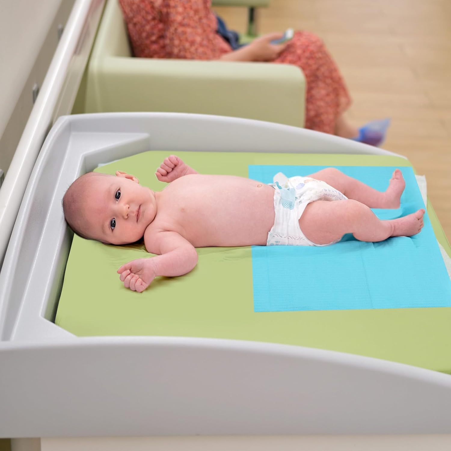 100pcs Disposable Changing Liner 2-ply Baby Changing Station Pad Disposable Changing Pads Diaper Changing Mat Portable Sanitary Liner Refills for Commercial Restrooms