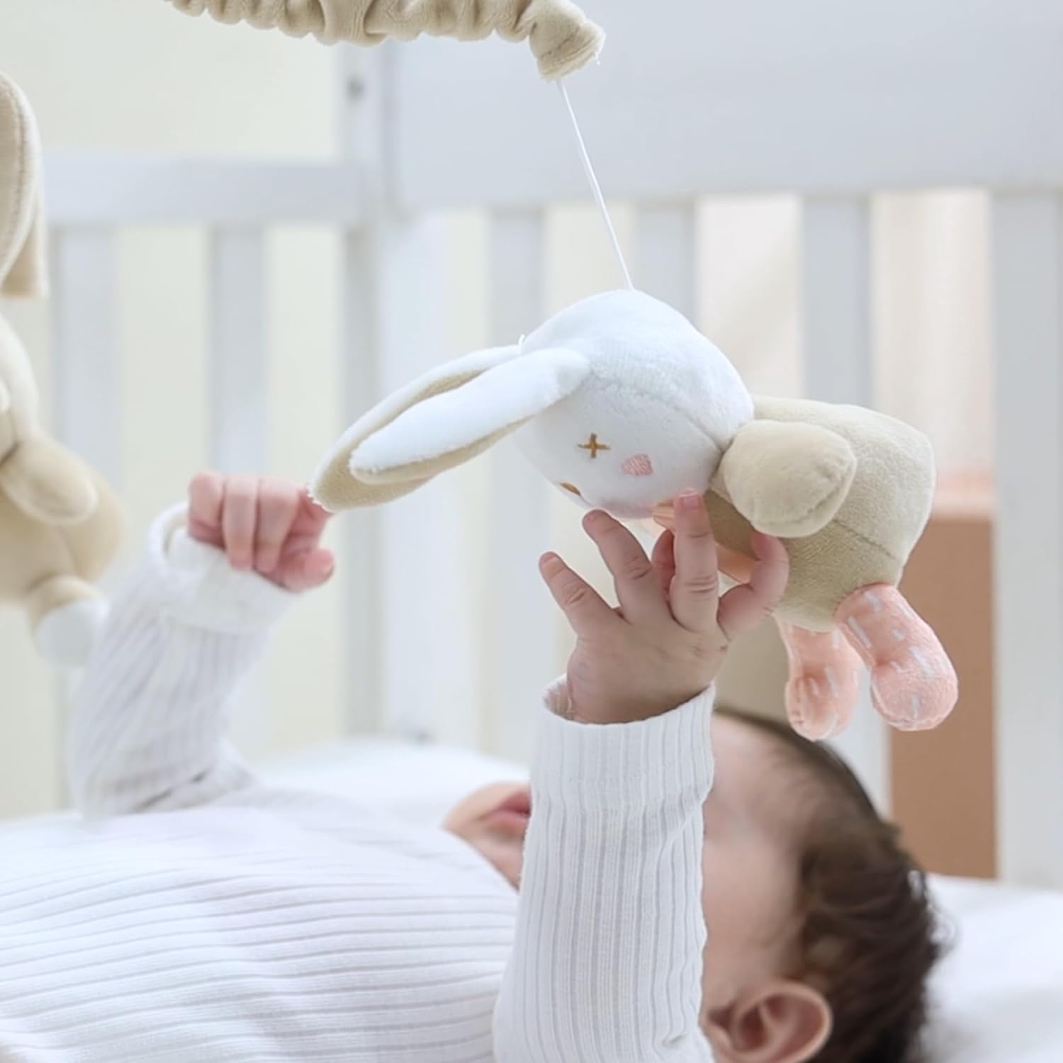 Musical Crib Mobile with 12 Lullabies, Rotating Arm and Detachable Plush Toys, Unisex Clip On Mobile for Standard Cribs, Baby Safe Materials for Sensory Development & Early Growth