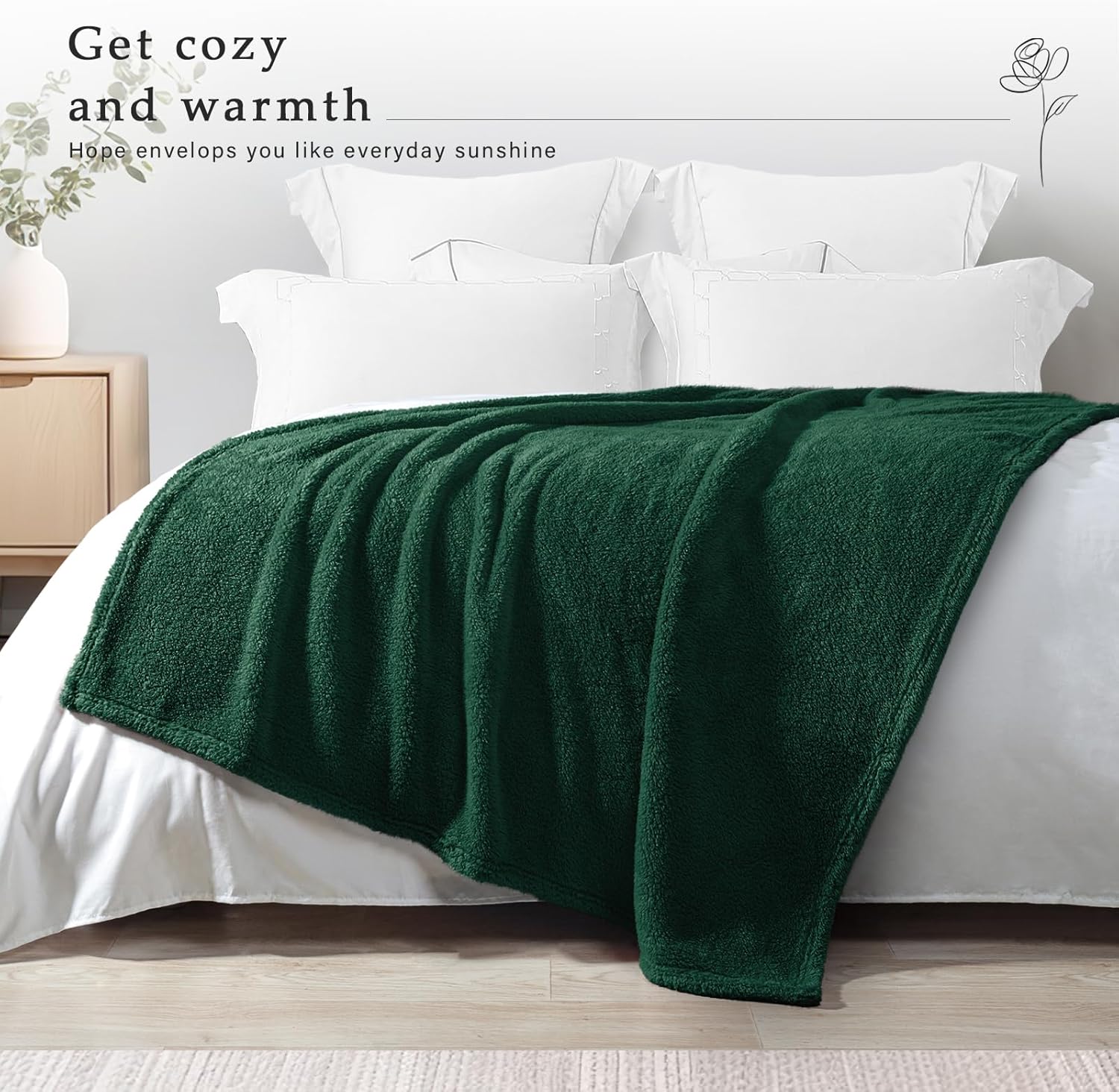 Exclusivo Mezcla Soft Fleece Throw Blanket for Couch, Super Soft Velvet Plush Bed Blanket, Fuzzy Cozy and Warm for All Seasons, 50x60 Inches, Forest Green