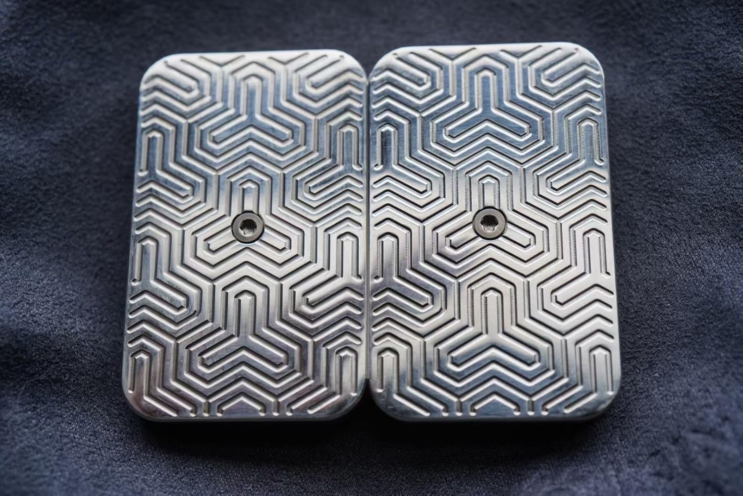 Metal Fidget Slider-Slider Fidget Toys for Adults,EDC Metal Trackless Fidget Slider Haptic Toy Stress Relief Toys,Home Office Executive Desk Toys Ideal Gifts for Father Husband Boyfriend