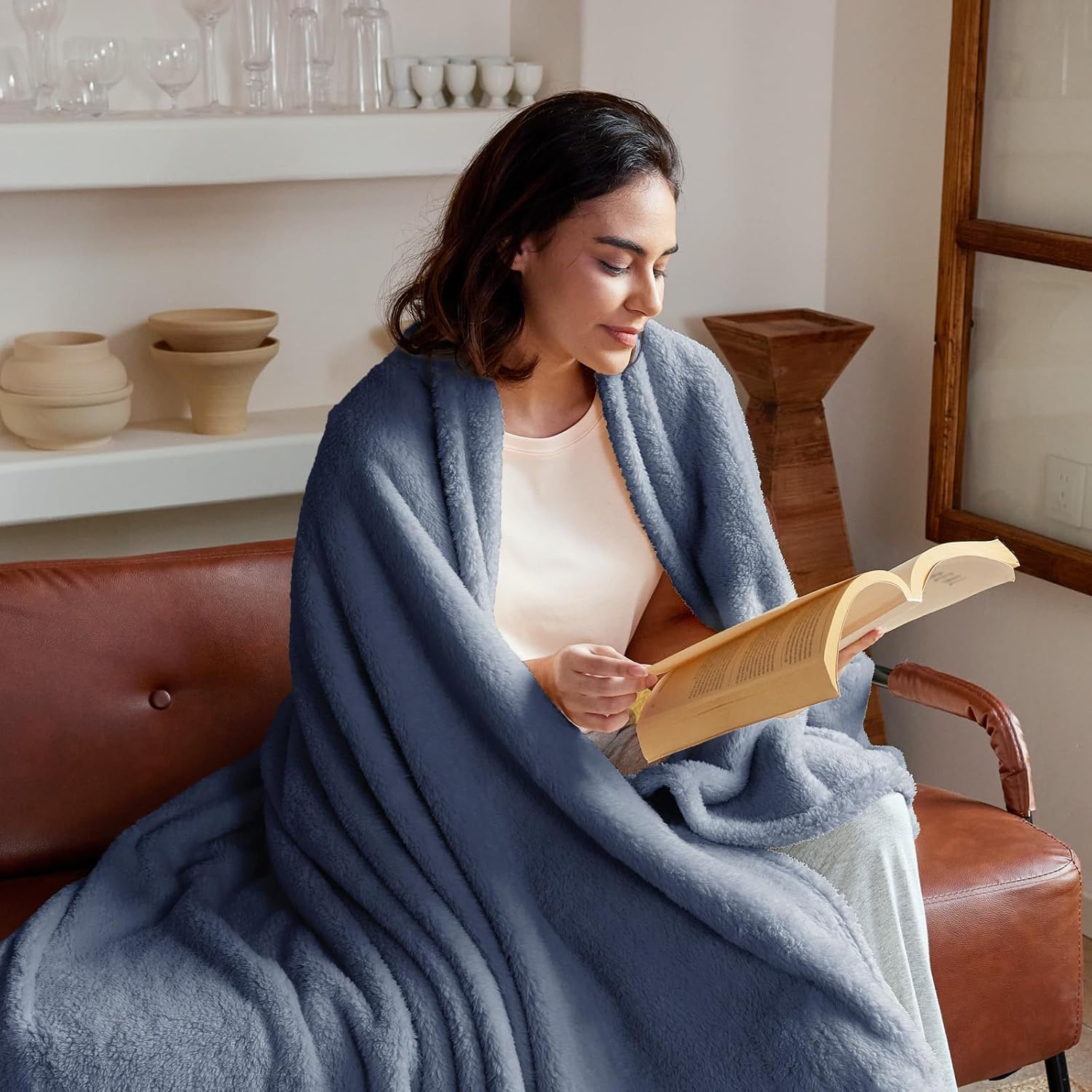 Exclusivo Mezcla Queen Size Flannel Fleece Blanket, Super Soft Velvet Plush Bed Blanket, Fuzzy Cozy and Warm for All Seasons, 90x90 Inches, Stone Blue