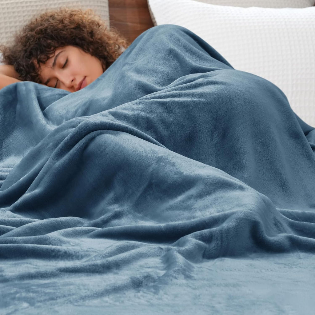 PHF Ultra Soft Fleece Blanket Twin Size, No Shed No Pilling Luxury Plush Cozy 300GSM Lightweight Blanket for Bed, Couch, Chair, Sofa Suitable for All Season, 66" x 90", Captain's Blue