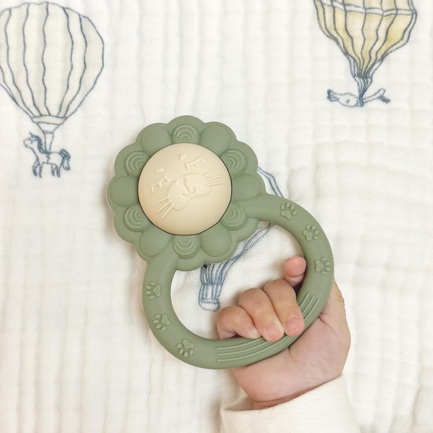 Rattle Teether, Lion Shape Montessori Baby Sensory Teething Toys, Food Grade Silicone BPA Free, Newborn Essentials Must Haves (Shifting Sand Dusty Lilac)