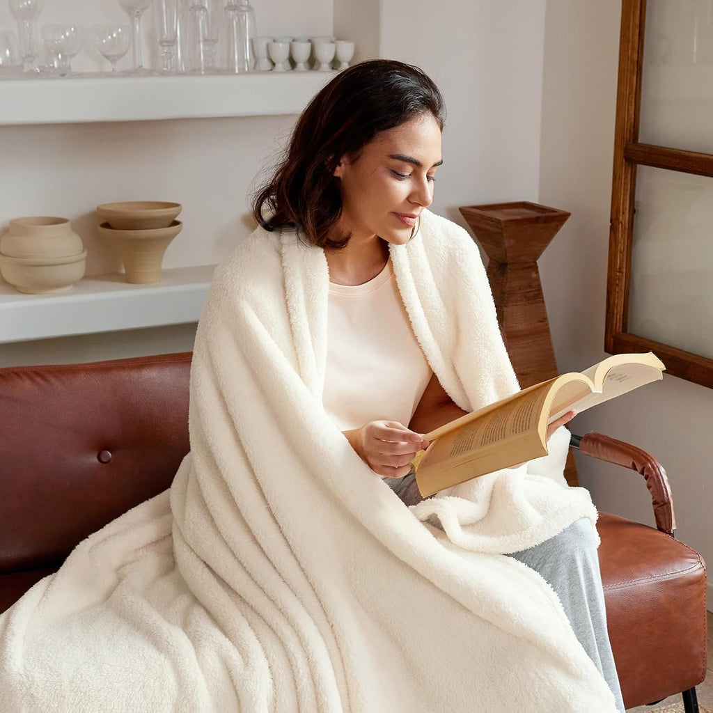 Exclusivo Mezcla Soft Fleece Throw Blanket for Couch, Super Soft Velvet Plush Bed Blanket, Fuzzy Cozy and Warm for All Seasons, 50x60 Inches, Ivory