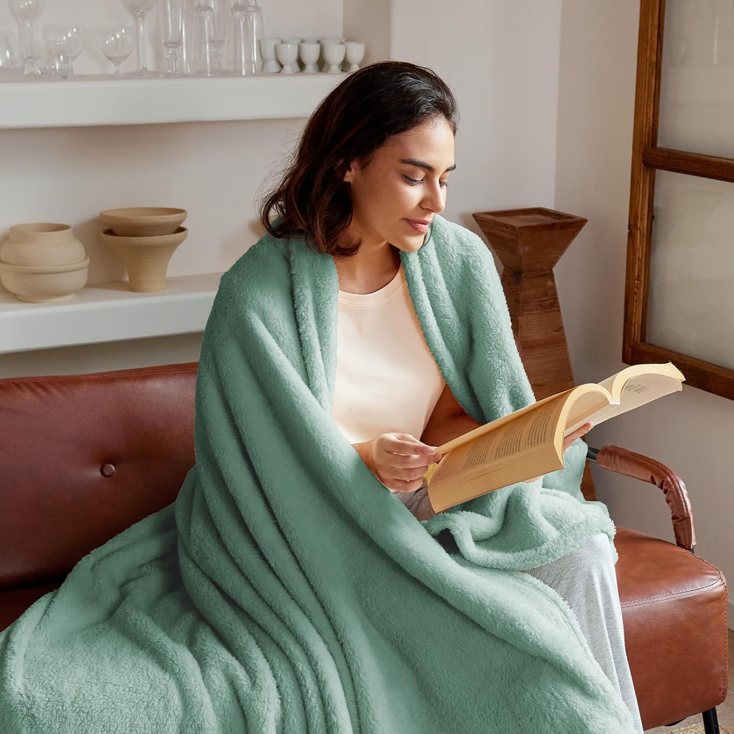 Exclusivo Mezcla Soft Fleece Throw Blanket for Couch, Super Soft Velvet Plush Bed Blanket, Fuzzy Cozy and Warm for All Seasons, 50x60 Inches, Celadon