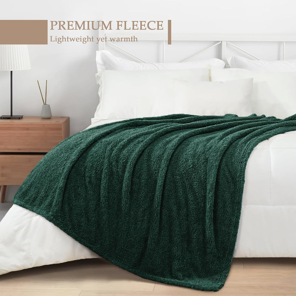 Exclusivo Mezcla Fleece Queen Blankets for Bed, Soft and Cozy Blankets for Women Men Girls Kids, Suitable for All Seasons, Forest Green,90x90 Inches