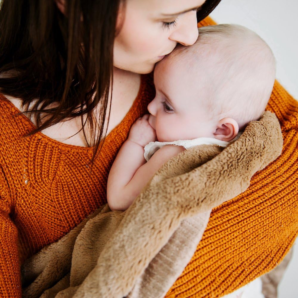 SARANONI Super Soft Boutique Quality Swirl Lush Luxury Baby Blanket (Ivory Swirl Gingersnap, Receiving 30" x 40”)