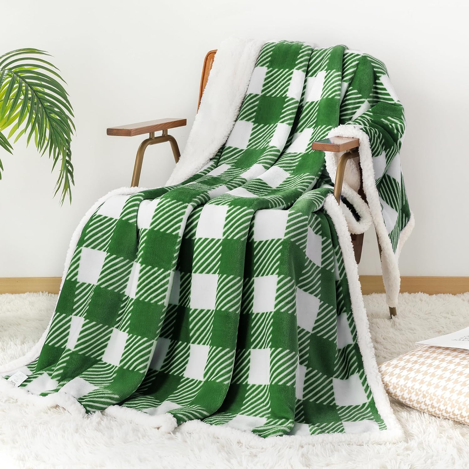 Touchat Sherpa Plaid Twin Blanket 60" X 70", Fuzzy Fluffy Soft Cozy Throw Blanket, Twin Size Plush Fleece Flannel Plush Microfiber Blanket for Couch Bed Sofa (GreenWhite)