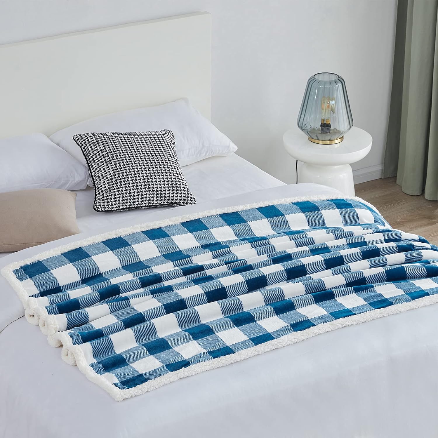 Touchat Sherpa Plaid Twin Blanket 60" X 70", Fuzzy Fluffy Soft Cozy Throw Blanket, Twin Size Plush Fleece Flannel Plush Microfiber Blanket for Couch Bed Sofa (Navy)