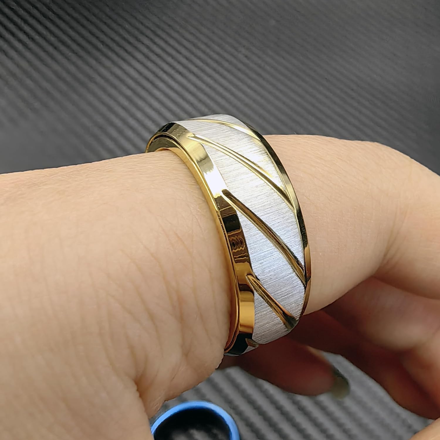 EDC Fidget Slider Fidget Toy Adult Stress Relief Metal Ratchet Ring Jewelry ADHD Recreational Fidget Toy Tactile Coin (Golden, 8)