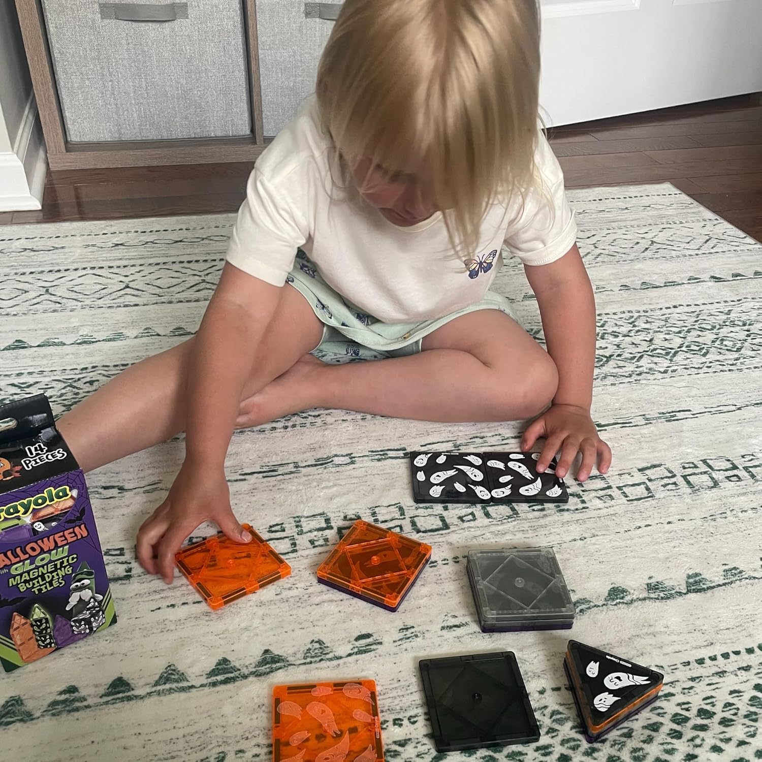 CreateOn Crayola Halloween Glow in The Dark Magnetic Tiles Set, Building Set for Kids, STEM Toys for Boys and Girls Ages 3 and Up, 14-Piece Set