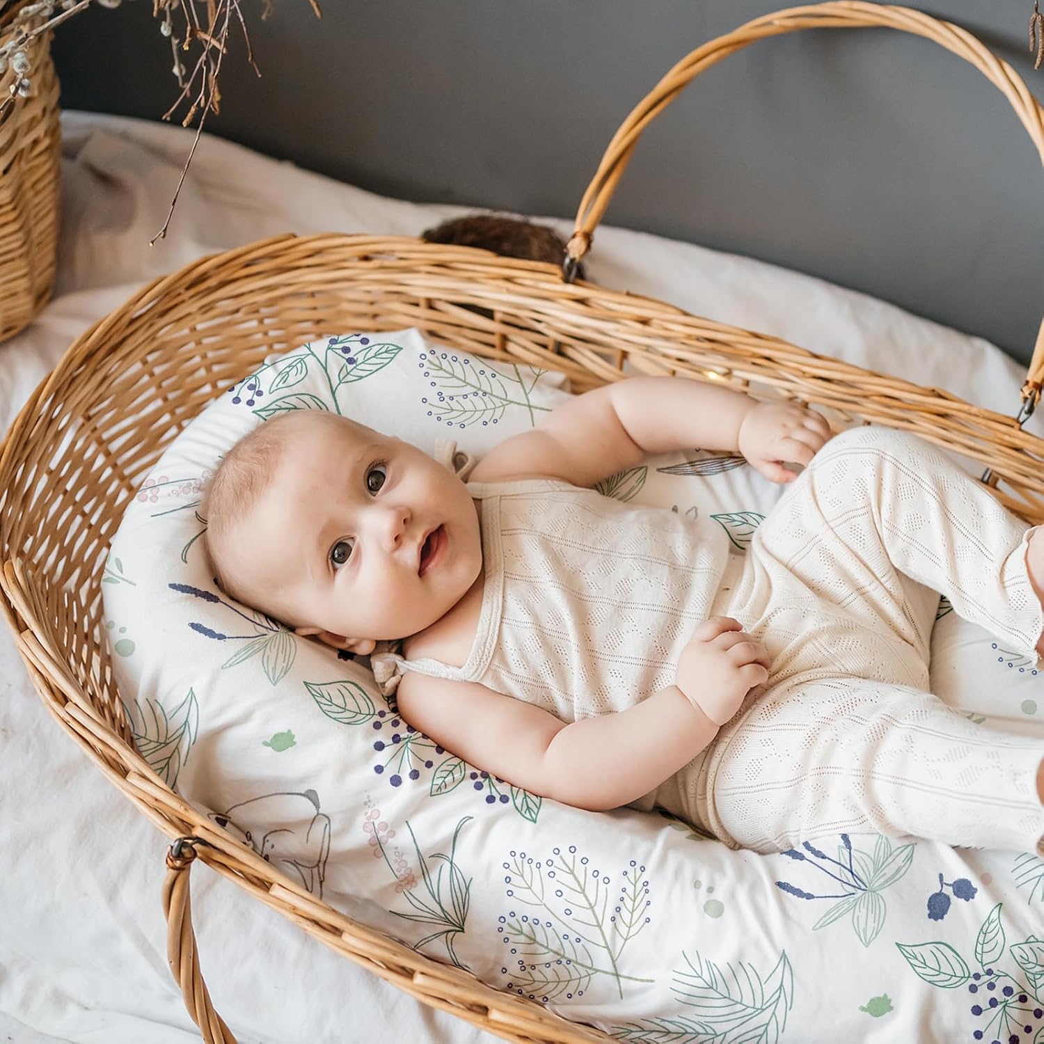 Gllquen Baby Bassinet Sheets 4 Pack, Breathable Cozy Fitted Mattress Sheet, Elastic Travel Crib Fashionable Pattern, Standard Cradle Safe Sheets for Baby Boys Girls 32"x16"(Forest Deer)