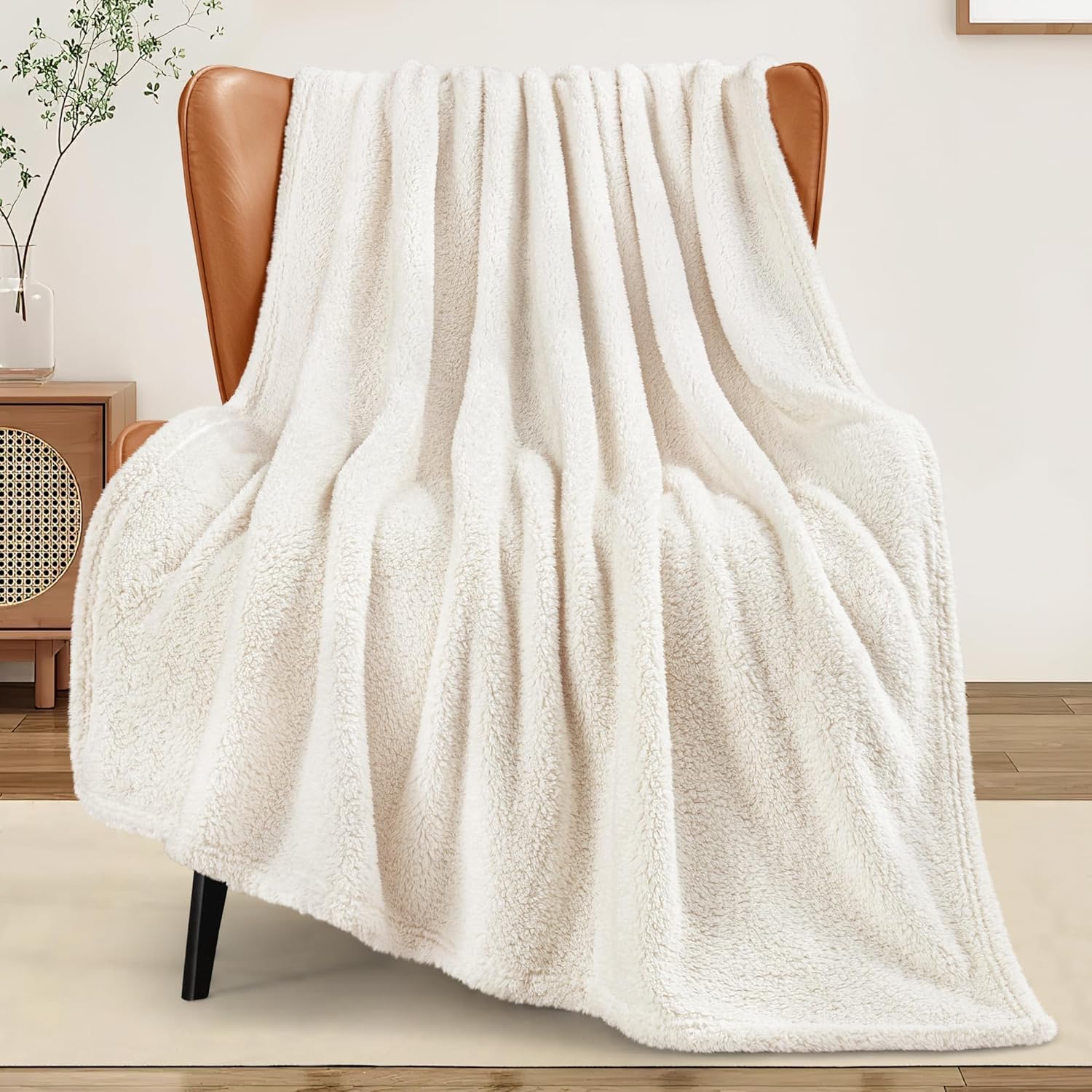 Exclusivo Mezcla Soft Fleece Throw Blanket for Couch, Super Soft Velvet Plush Bed Blanket, Fuzzy Cozy and Warm for All Seasons, 50x60 Inches, Ivory
