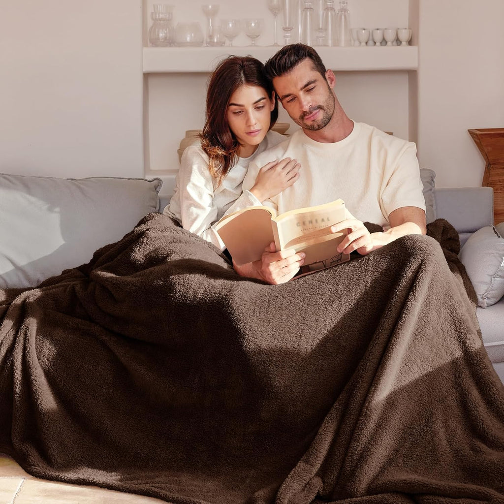 Exclusivo Mezcla King Size Flannel Fleece Blanket, Super Soft Velvet Plush Bed Blanket, Fuzzy Cozy and Warm for All Seasons, 90x104 Inches, Coffee