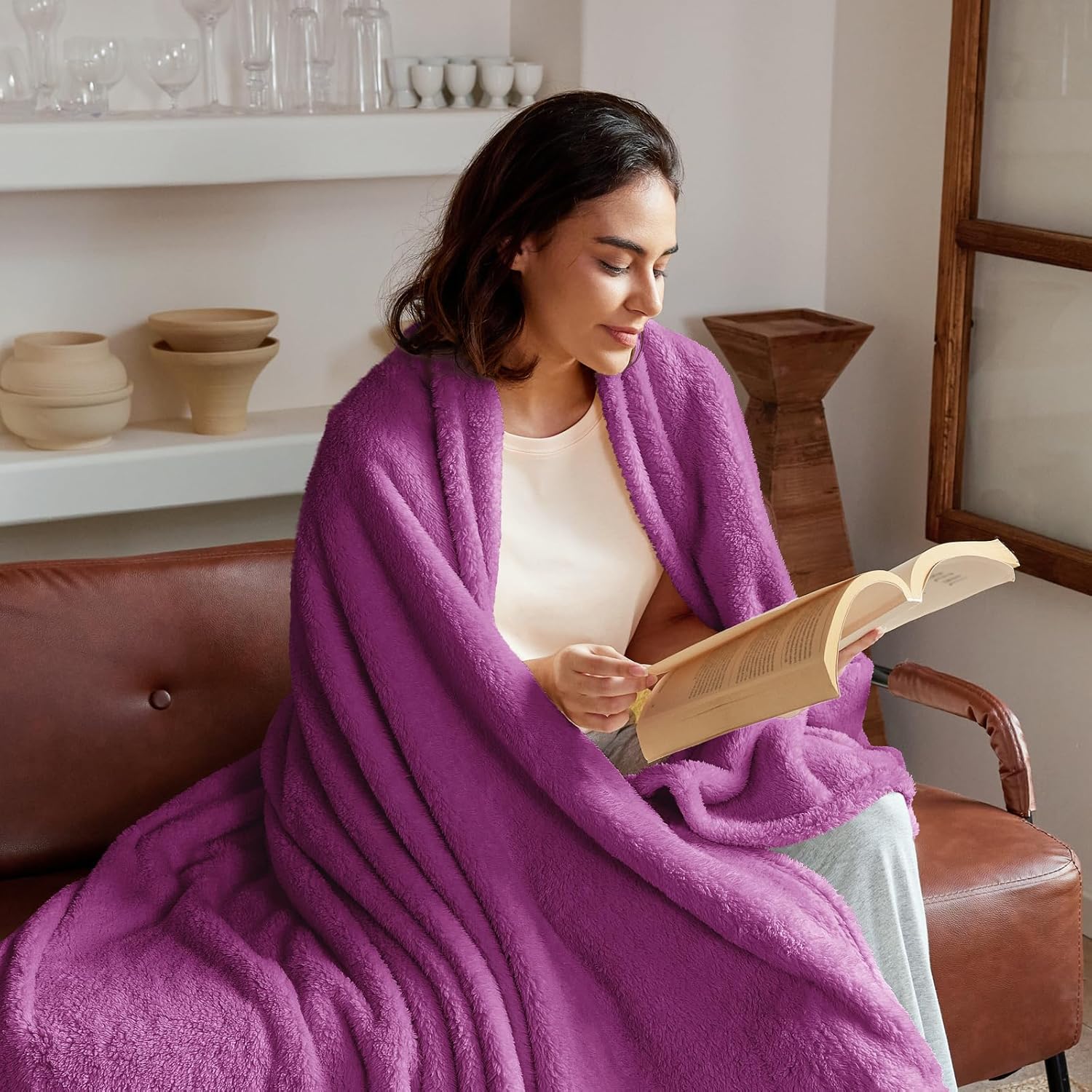 Exclusivo Mezcla King Size Flannel Fleece Blanket, Super Soft Velvet Plush Bed Blanket, Fuzzy Cozy and Warm for All Seasons, 90x104 Inches, Purple