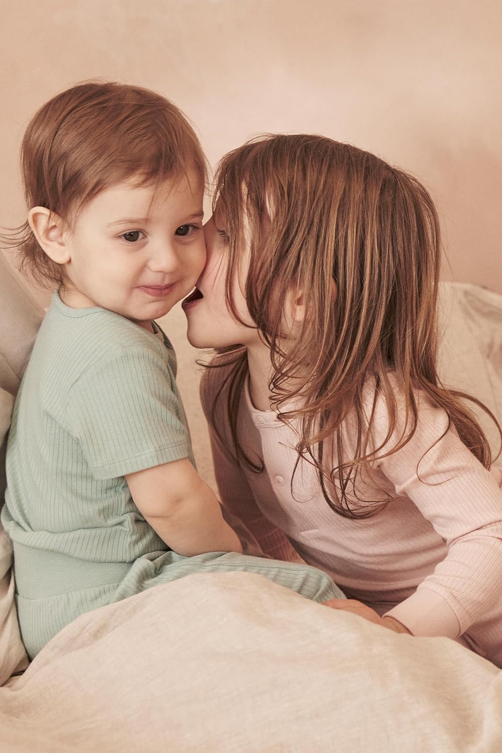 MORI Baby Ribbed Short Sleeve Bodysuit with Envelope Neck and Nickel Free Poppers - Unisex Toddler Romper for Boys and Girls