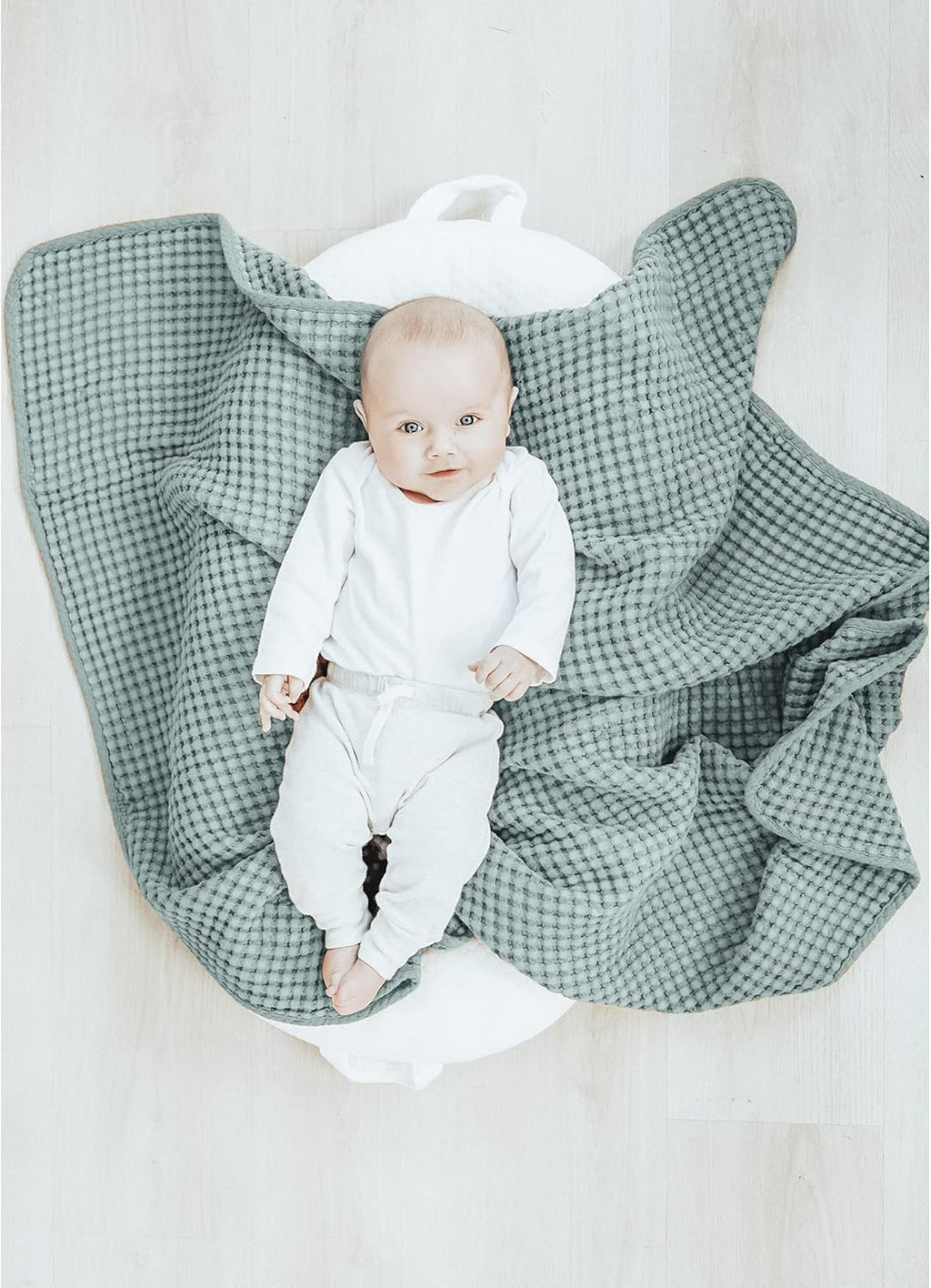 Konssy Waffle Baby Blanket - Soft & Cozy Nursery Swaddle Blanket, Lightweight Toddler Throw for Boys & Girls, Ideal for Wrapping(Light Green)