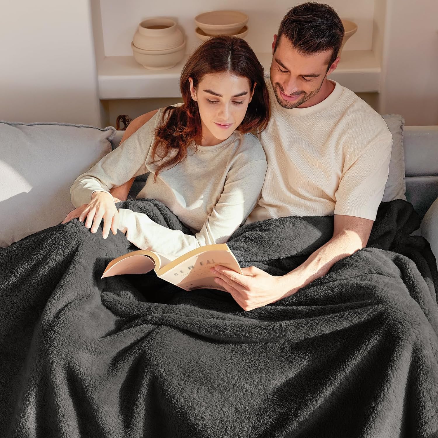 Exclusivo Mezcla Twin Size Flannel Fleece Blanket, Super Soft Velvet Plush Bed Blanket, Fuzzy Cozy and Warm for All Seasons, 60x80 Inches, Dark Grey