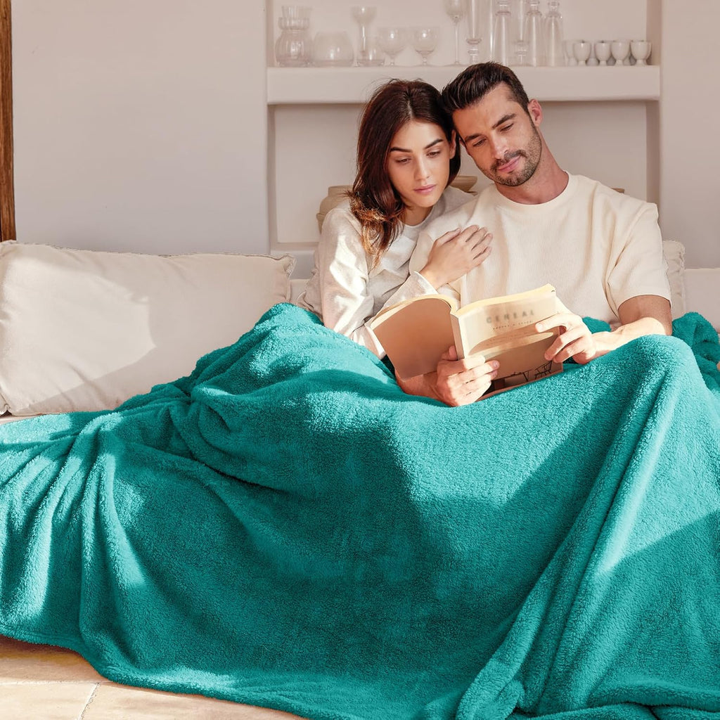 Exclusivo Mezcla Twin Size Flannel Fleece Blanket, Super Soft Velvet Plush Bed Blanket, Fuzzy Cozy and Warm for All Seasons, 60x80 Inches, Teal