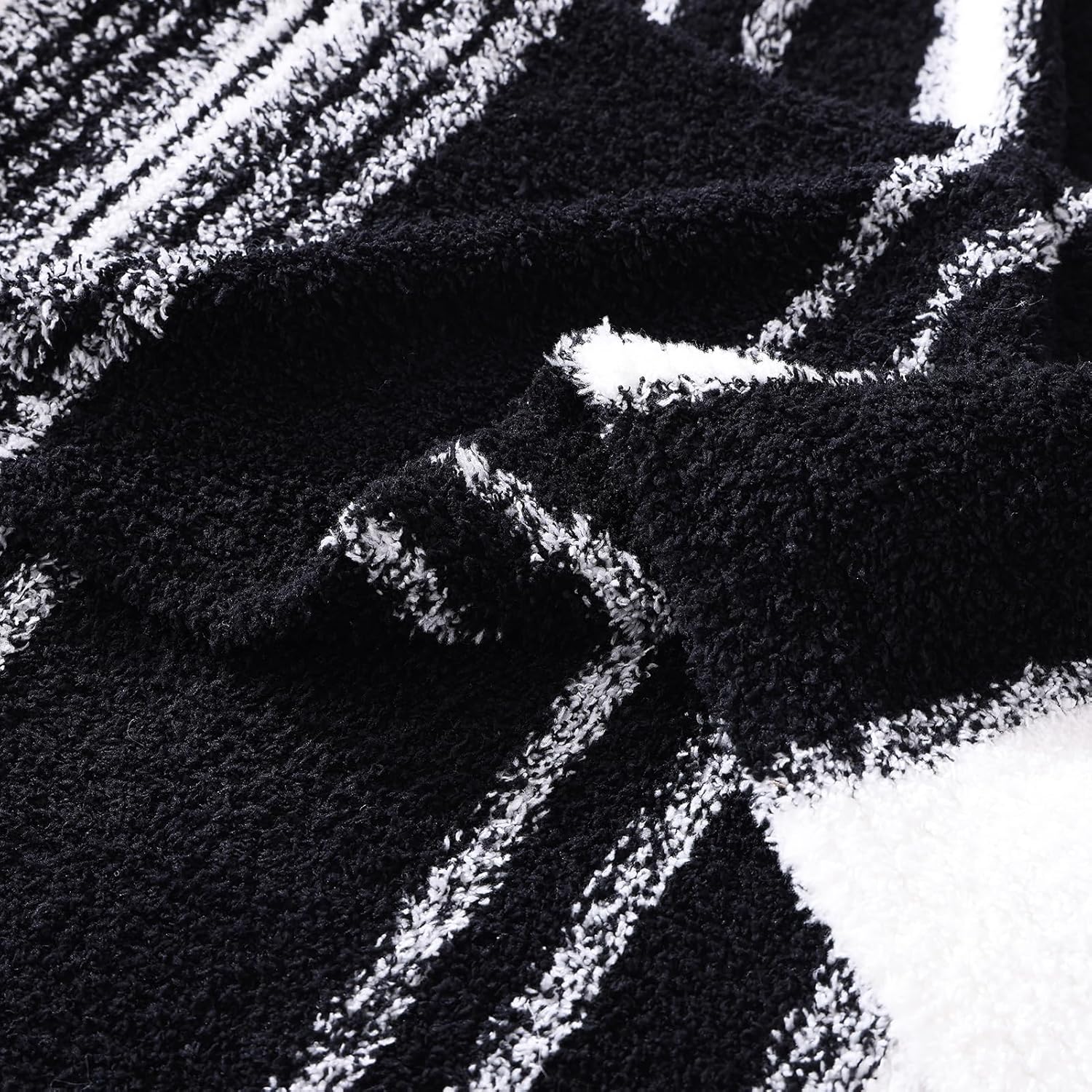 WRENGONGE Black White Throw Blanket, 50x70 Soft Cozy Striped Throw Blankets for Couch, Sofa, Bed, Travel, Lightweight Fluffy Warm Plush Decorative Blankets for Women, Men,Kids Gift