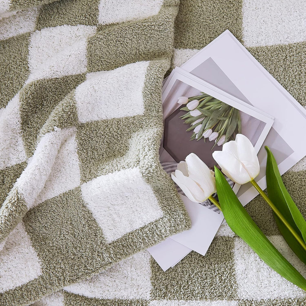 WRENSONGE Checkered Throw Blanket, Sage Green Soft Cozy Fluffy Warm Hand Made Queen Throw Blankets for Couch, Sofa, Chair, Bed, Camping, Picnic, Travel Lightweight Bed Blanket - 90"*90"