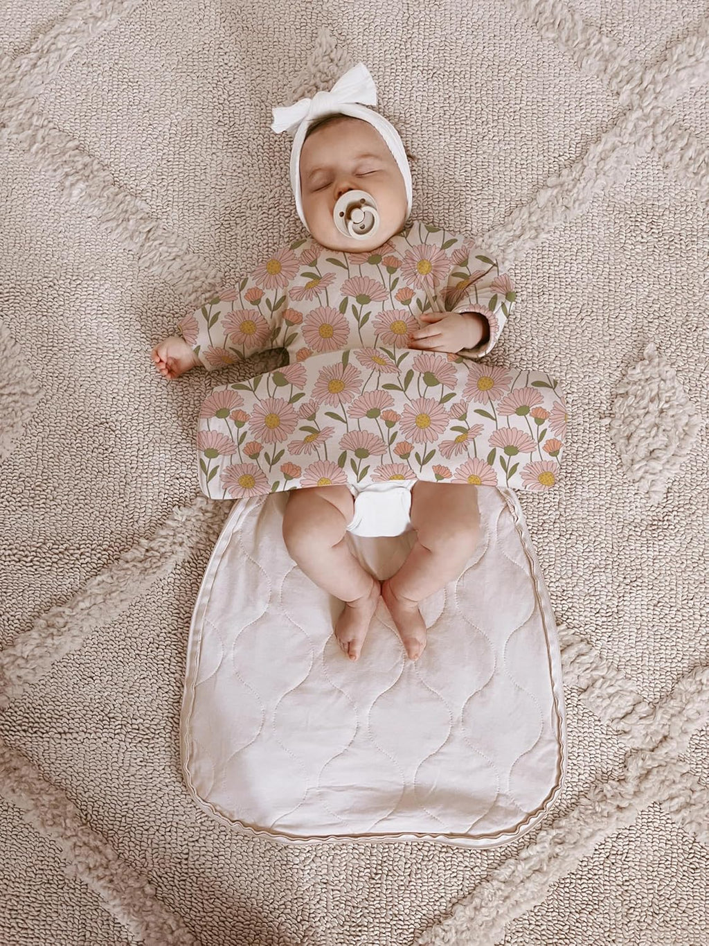 GUNAMUNA Long-Sleeve Transitional Swaddle Sleep Bag 1.0 TOG – Soothes Infants 3-6 Months, Easy Diaper Changes with WONDERZiP