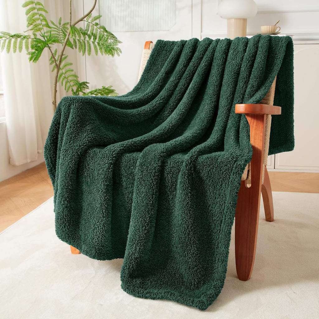 Exclusivo Mezcla Fleece Throw Blanket for Couch Sofa, Soft Warm and Fluffy Blankets for Women Men Girls Kids, Suitable for All Seasons, Forest Green, 50x60 Inches
